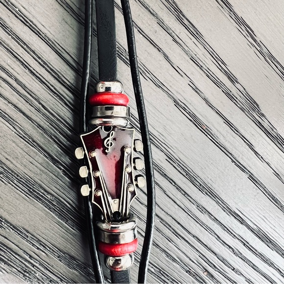 🎸New! Unisex Red Enamel Guitar Head Stock Black PU Leather 8” Rope Bracelet - Picture 7 of 17